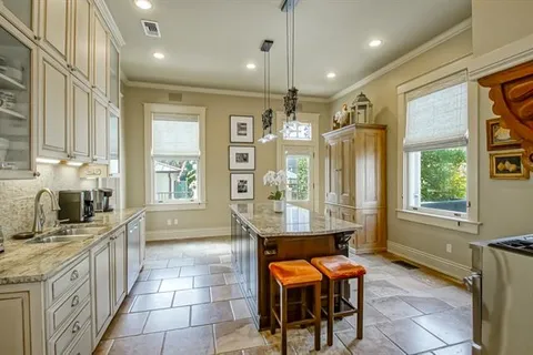 $2,895,000 | 4930 St Charles Avenue, New Orleans, LA 70115