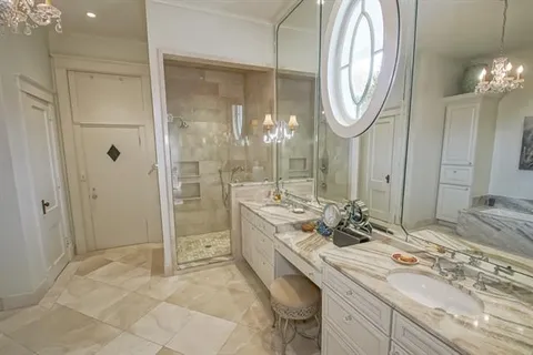 $2,895,000 | 4930 St Charles Avenue, New Orleans, LA 70115