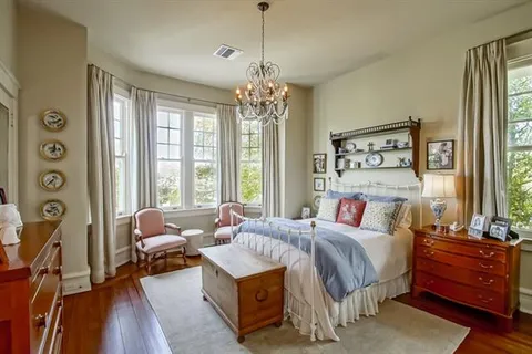 $2,895,000 | 4930 St Charles Avenue, New Orleans, LA 70115