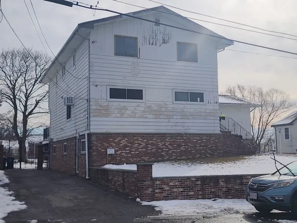 $5,500 | 64 Francis Street, Unit 1, Revere, MA 02151