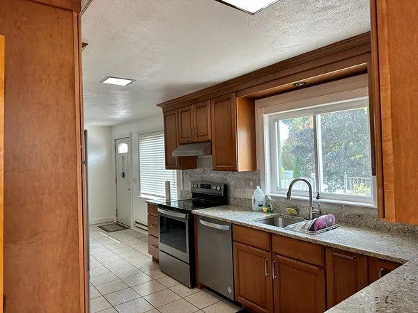 $5,500 | 64 Francis Street, Unit 1, Revere, MA 02151