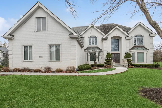 $7,500 | 9200 Falling Waters Drive West, Burr Ridge, IL 60527