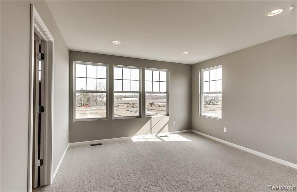 939 Barclay Circle Rochester Hills, MI 48307 - Photo 19 of 24