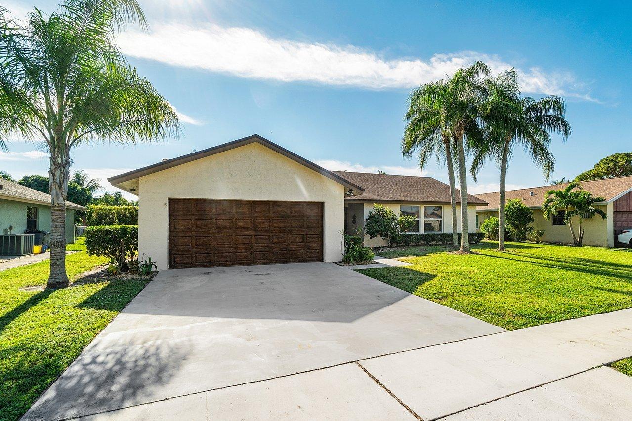 9554 Lancaster Place Boca Raton, FL 33434 - Photo 2 of 35 2