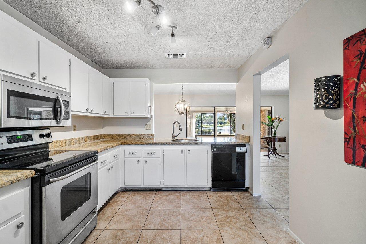 9554 Lancaster Place Boca Raton, FL 33434 - Photo 9 of 35 008-9554LancasterPlace-BocaRaton-FL-3343