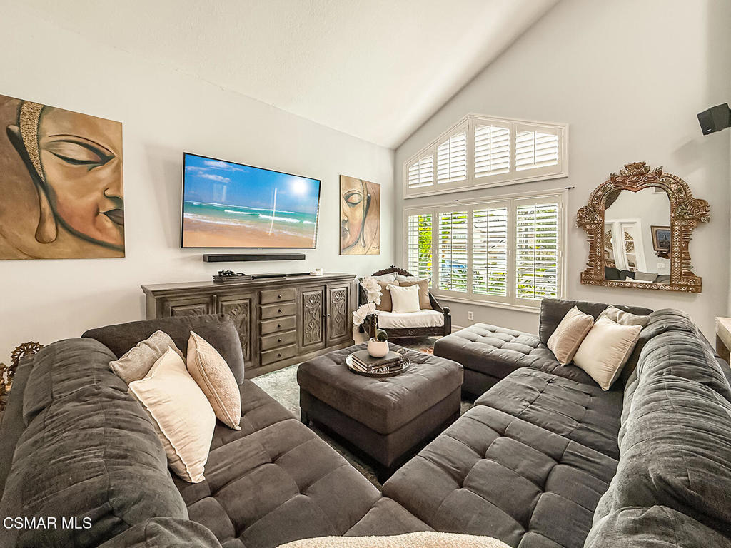 3042 North Geronimo Avenue Simi Valley, CA 93063 - Photo 7 of 52