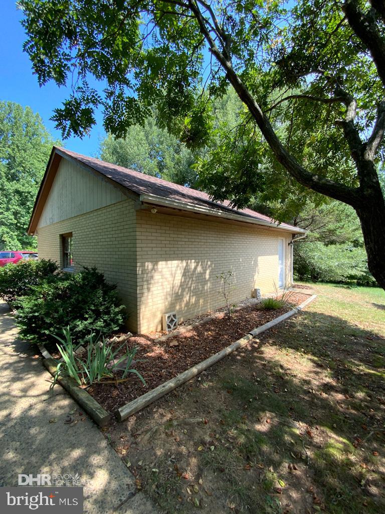 5405 Mountain Road Broad Run, VA 20137 - Photo 15 of 123 Detached Garage