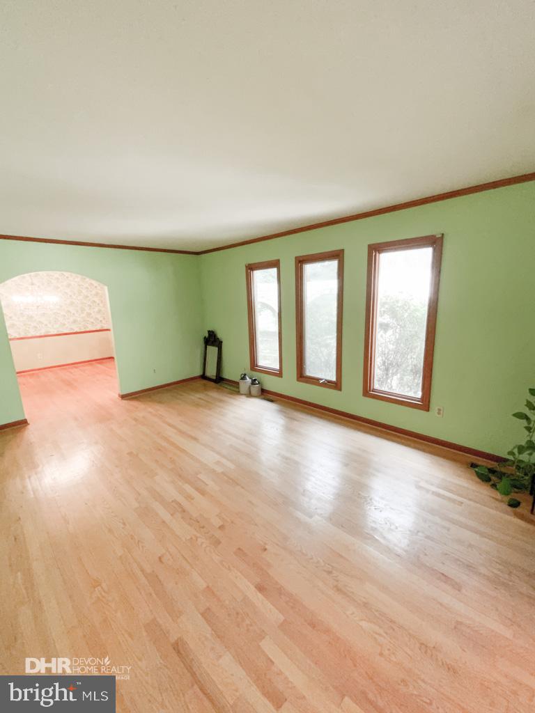 5405 Mountain Road Broad Run, VA 20137 - Photo 21 of 123 Living Room with Large Picture Windows