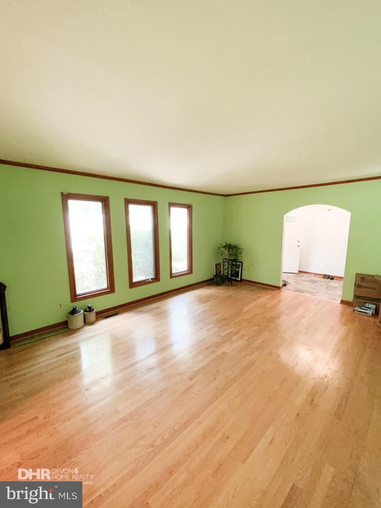 5405 Mountain Road Broad Run, VA 20137 - Photo 22 of 123 Living Room with Large Picture Windows