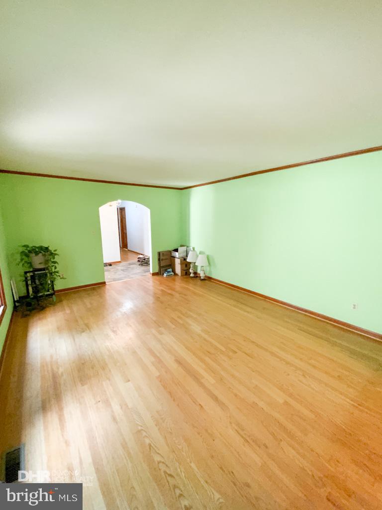 5405 Mountain Road Broad Run, VA 20137 - Photo 23 of 123 Living Room with Large Picture Windows