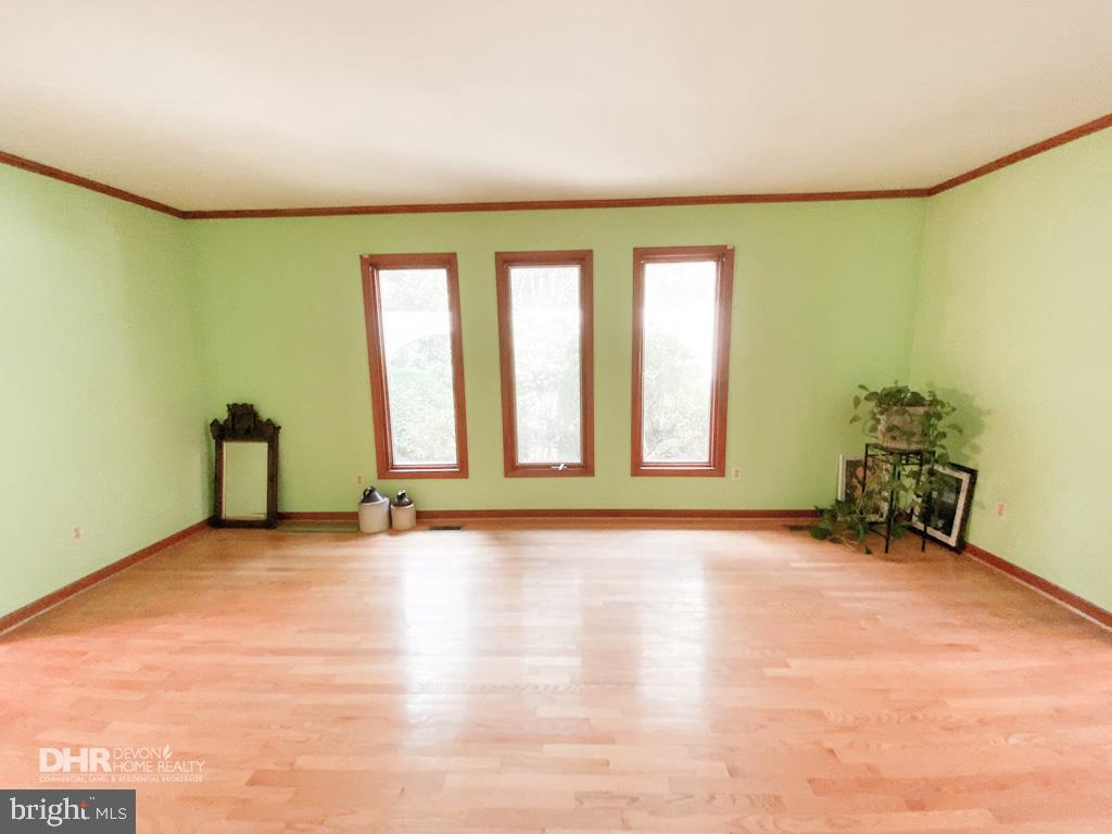 5405 Mountain Road Broad Run, VA 20137 - Photo 24 of 123 Living Room with Large Picture Windows