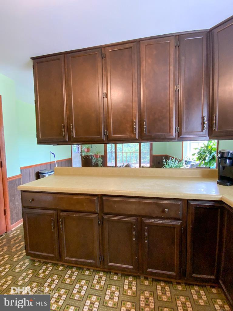 5405 Mountain Road Broad Run, VA 20137 - Photo 34 of 123 Country Kitchen with 42" Cabinets