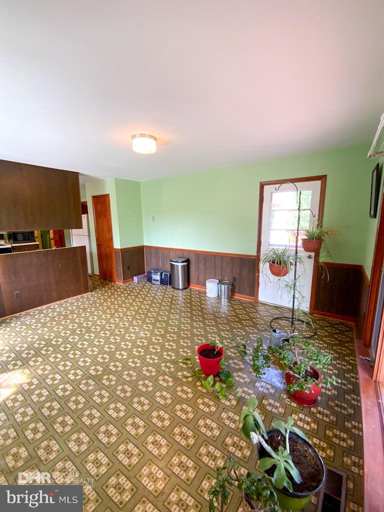 5405 Mountain Road Broad Run, VA 20137 - Photo 36 of 123 Morning Room opens to Deck and Screened Porch