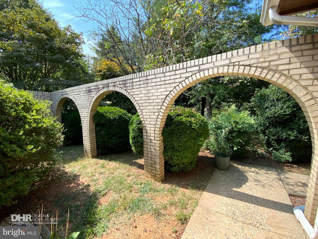 5405 Mountain Road Broad Run, VA 20137 - Photo 6 of 123 Front Entrance