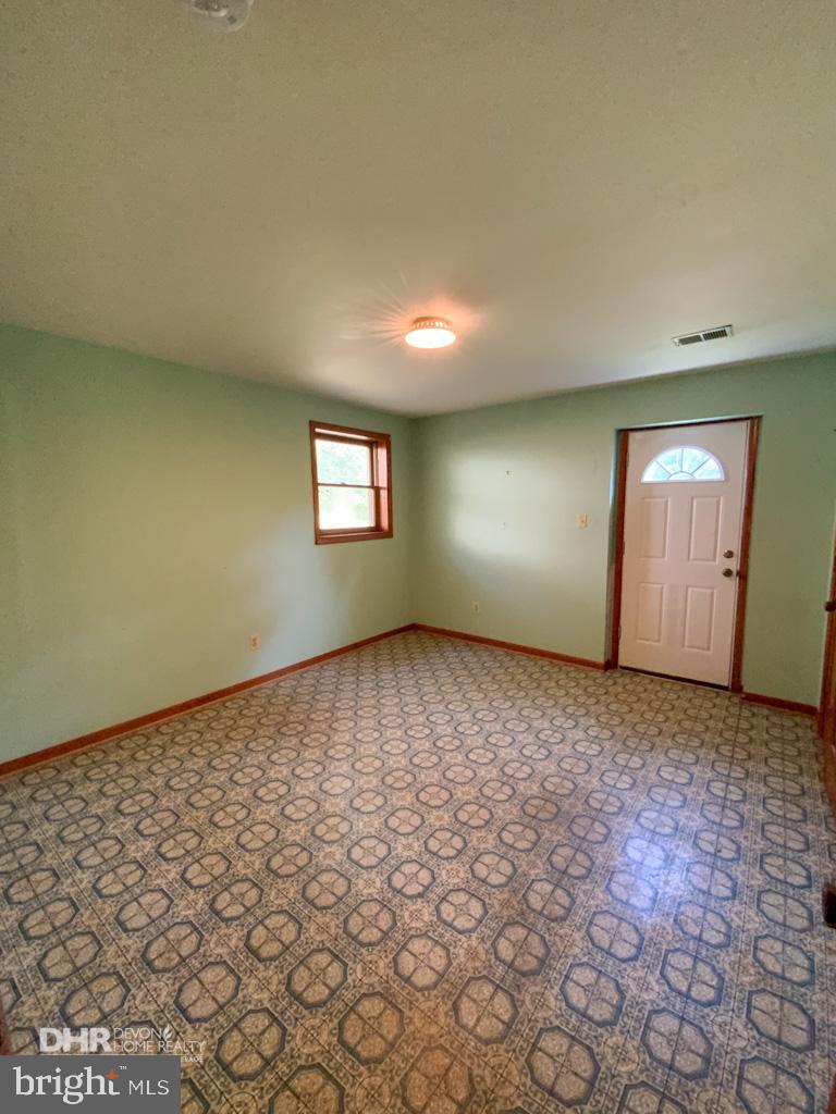 5405 Mountain Road Broad Run, VA 20137 - Photo 78 of 123 Basement Bonus/Mudroom Exterior Entrance