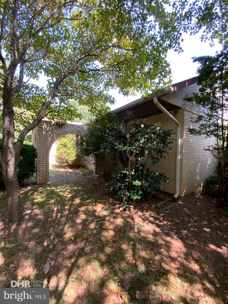 5405 Mountain Road Broad Run, VA 20137 - Photo 10 of 123 Front Garden with Mature Trees