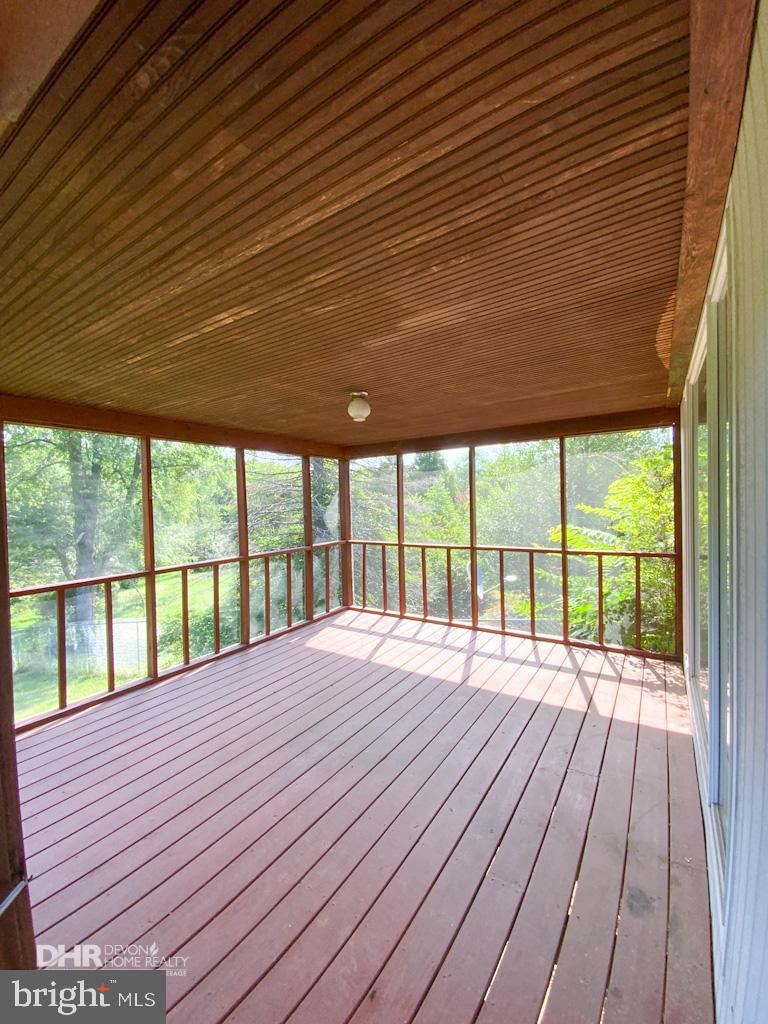 5405 Mountain Road Broad Run, VA 20137 - Photo 97 of 123 Screen in Porch on Rear Flying Deck