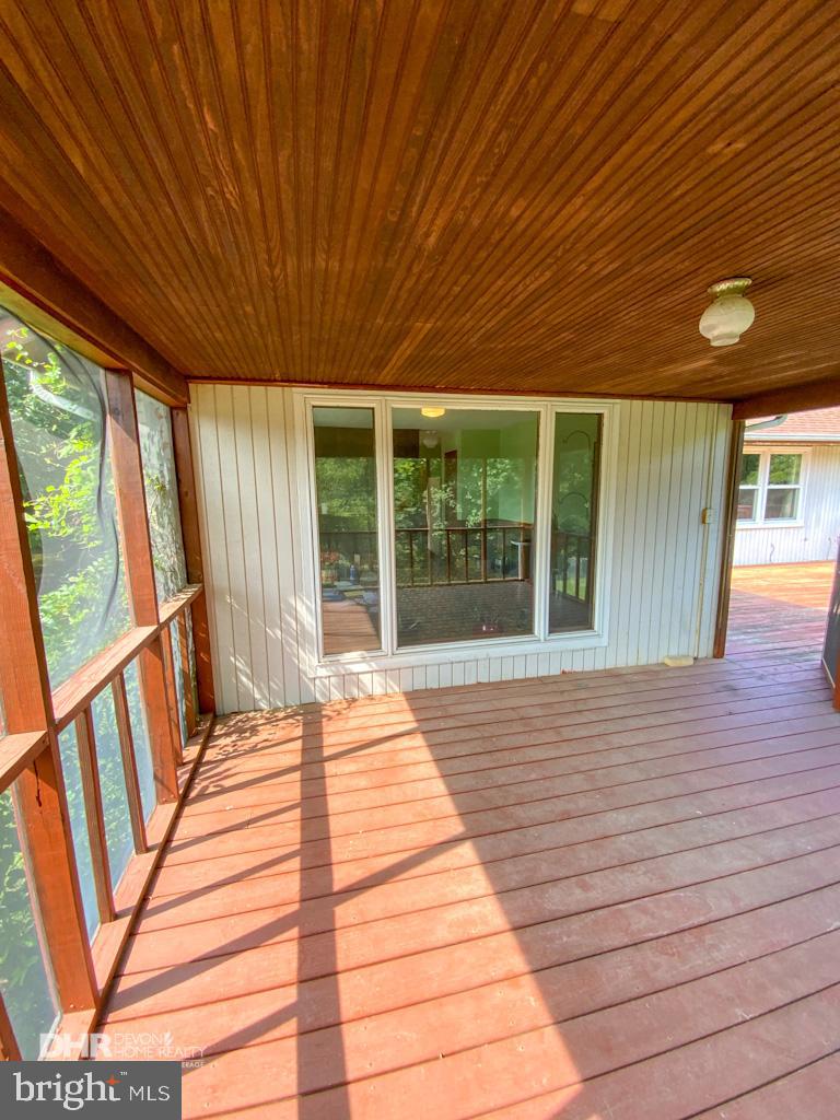5405 Mountain Road Broad Run, VA 20137 - Photo 99 of 123 Screen in Porch on Rear Flying Deck