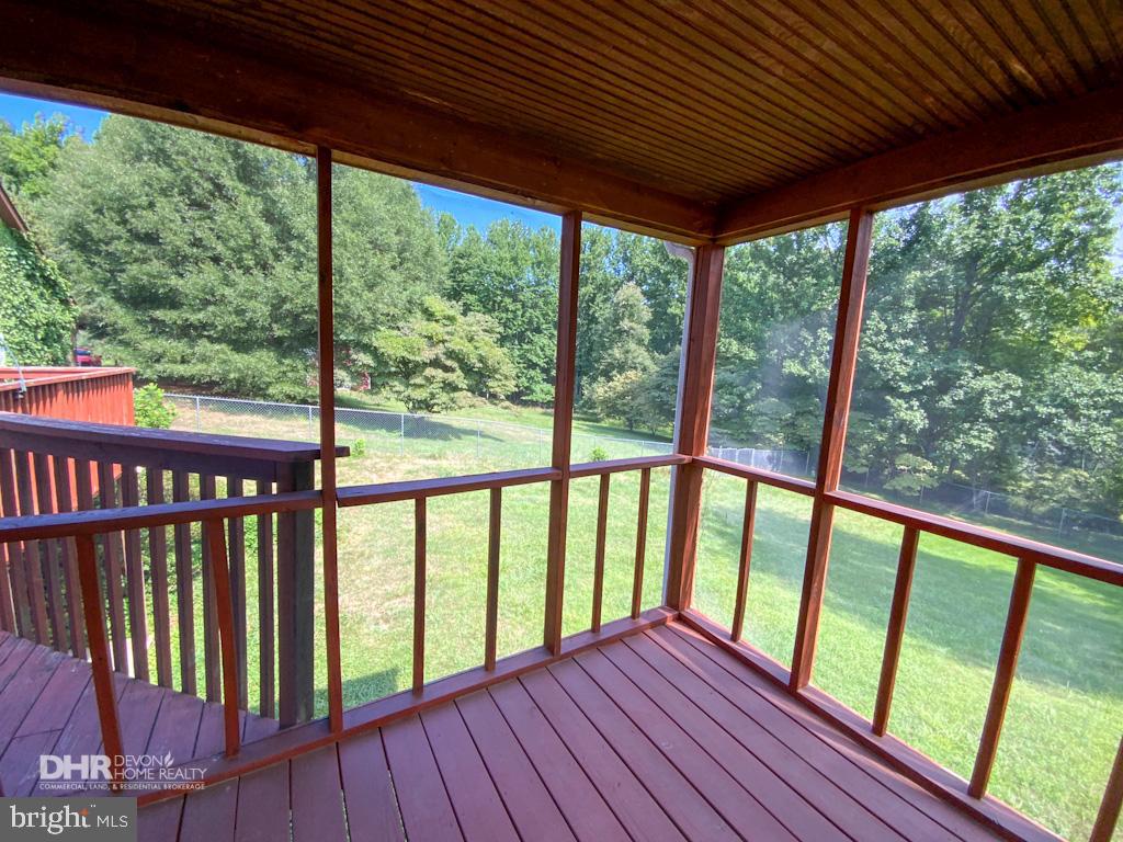 5405 Mountain Road Broad Run, VA 20137 - Photo 100 of 123 Screen in Porch on Rear Flying Deck