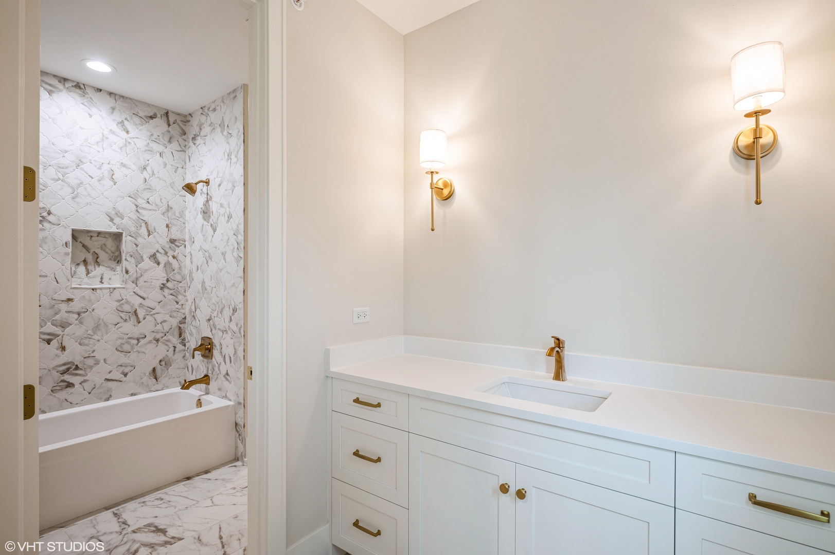 5903 Timber Trails Boulevard Western Springs, IL 60558 - Photo 18 of 30 a bathroom with a bathtub shower sink and vanity