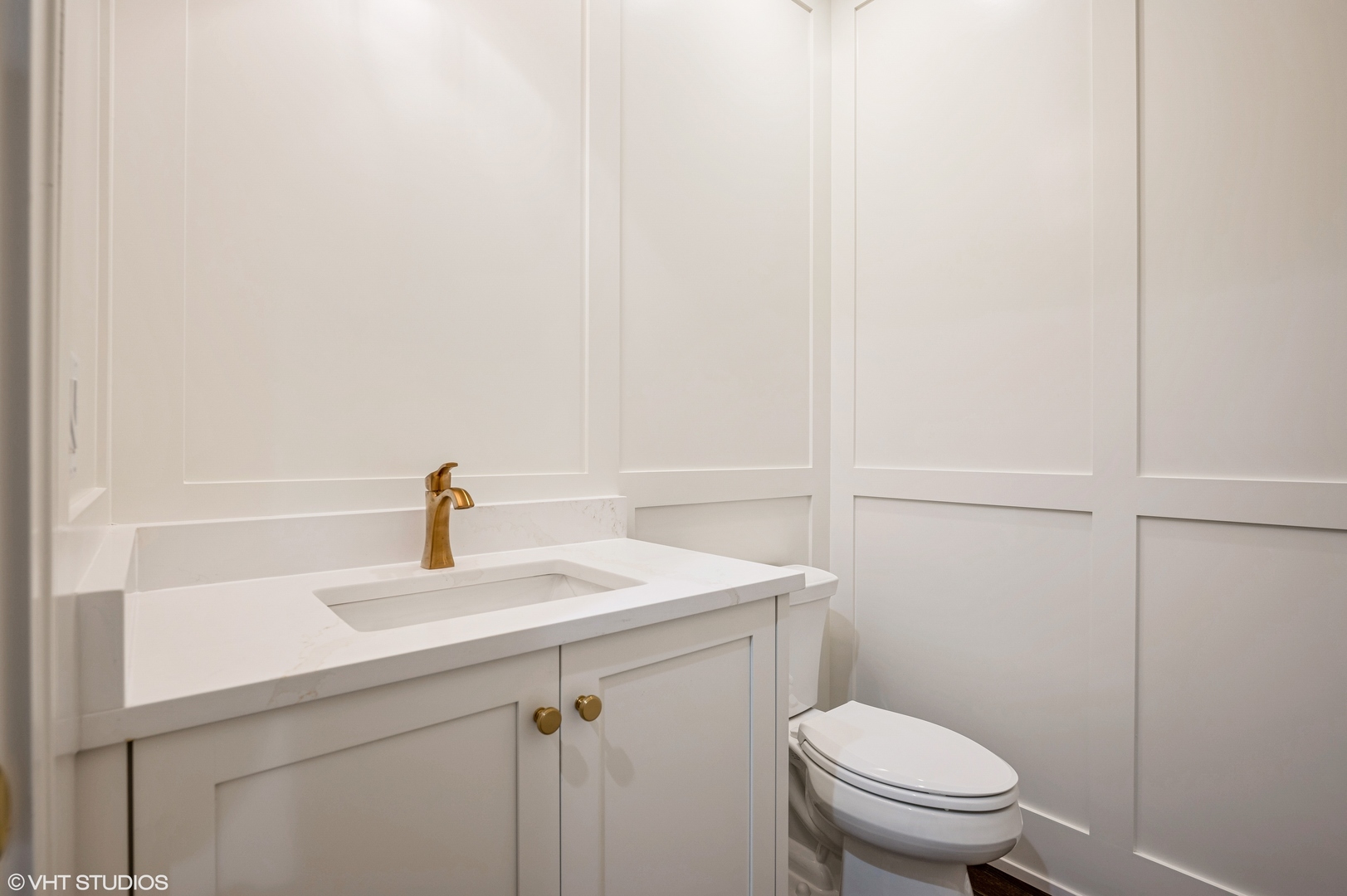 5903 Timber Trails Boulevard Western Springs, IL 60558 - Photo 24 of 30 a bathroom with a sink a toilet and vanity