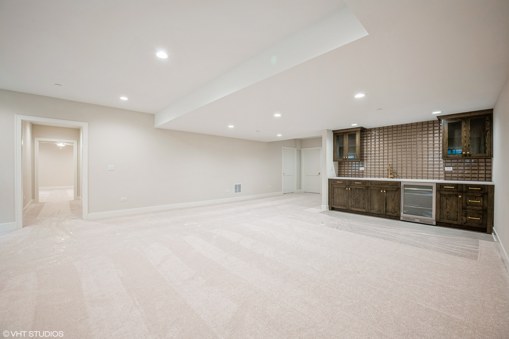 5903 Timber Trails Boulevard Western Springs, IL 60558 - Photo 25 of 30 a large white room with stainless steel appliances a large window