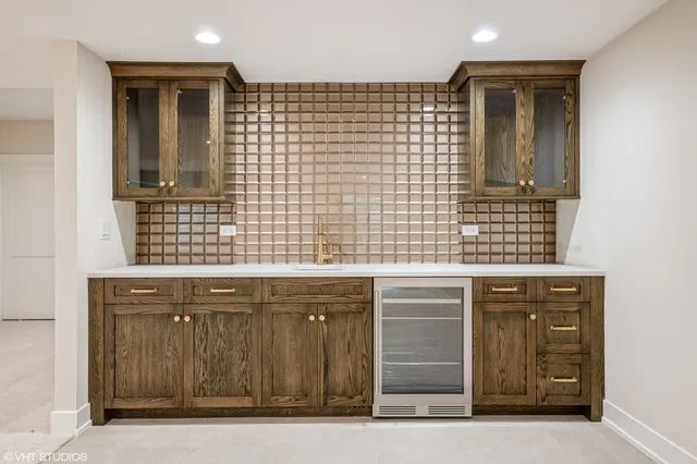 $1,698,420 | 5903 Timber Trails Boulevard, Western Springs, IL 60558