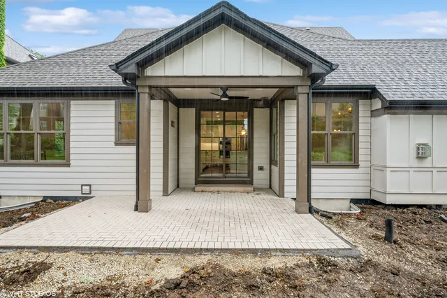 $1,698,420 | 5903 Timber Trails Boulevard, Western Springs, IL 60558