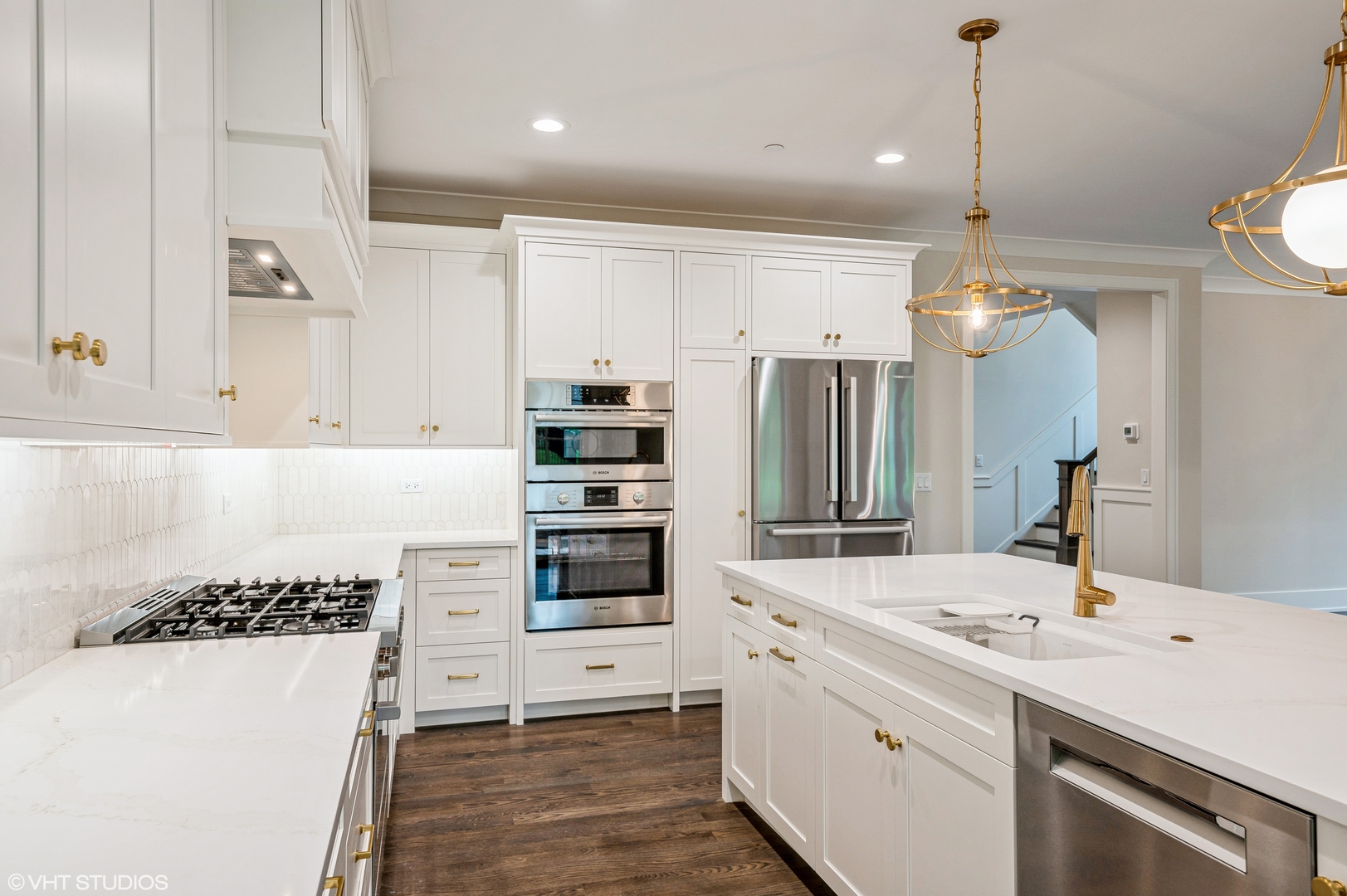 5903 Timber Trails Boulevard Western Springs, IL 60558 - Photo 9 of 30 a kitchen with a sink stove and refrigerator