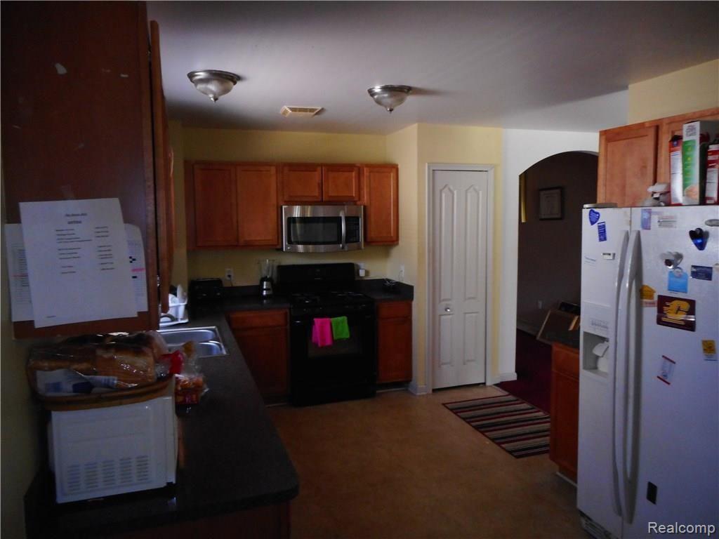 34600 Van Born Road Wayne, MI 48184 - Photo 13 of 29 DSCN0026.JPG