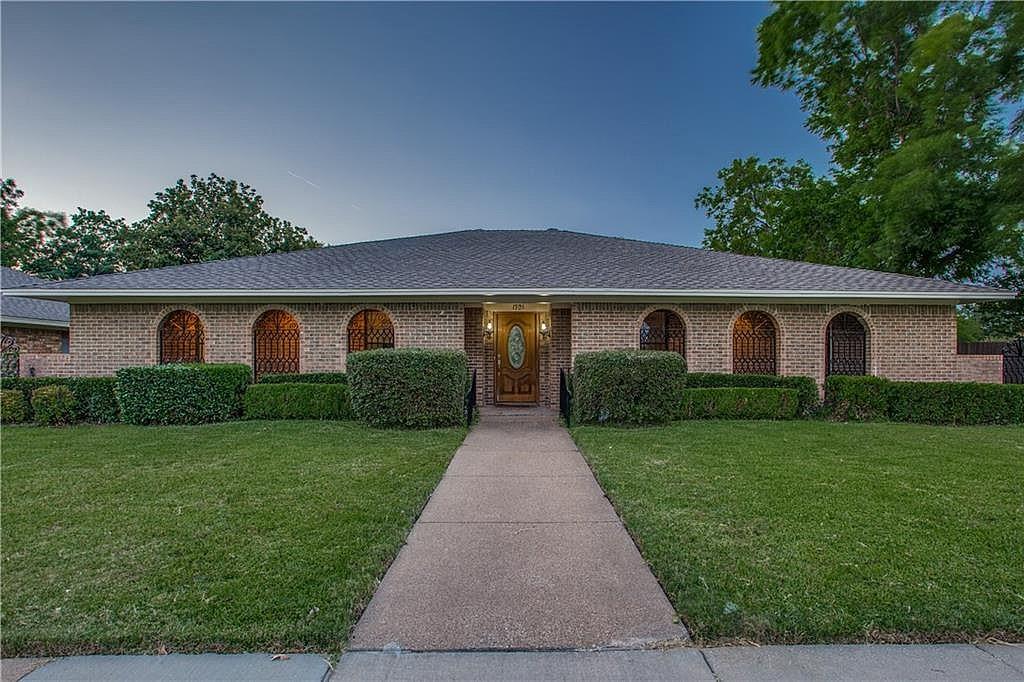 1701 Clear Point Drive, Garland, TX 75041 Compass