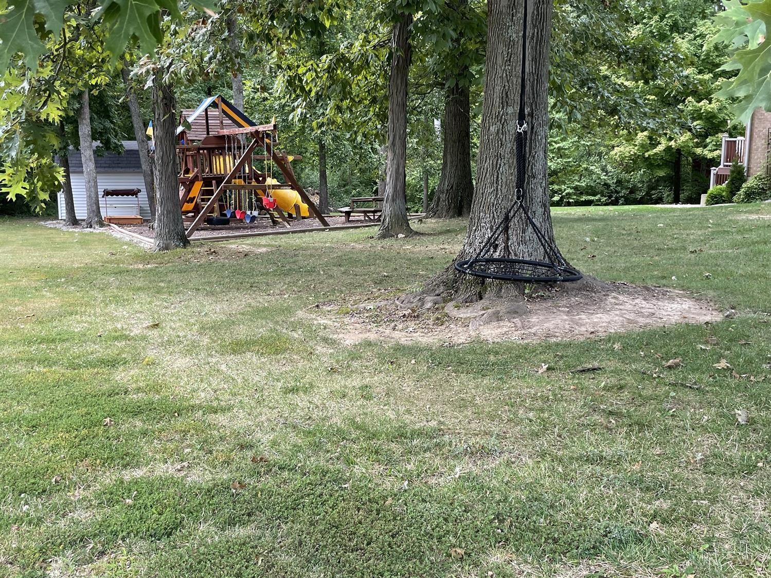 2002 Rebecca Ridge Hamilton, OH 45013 - Photo 8 of 82