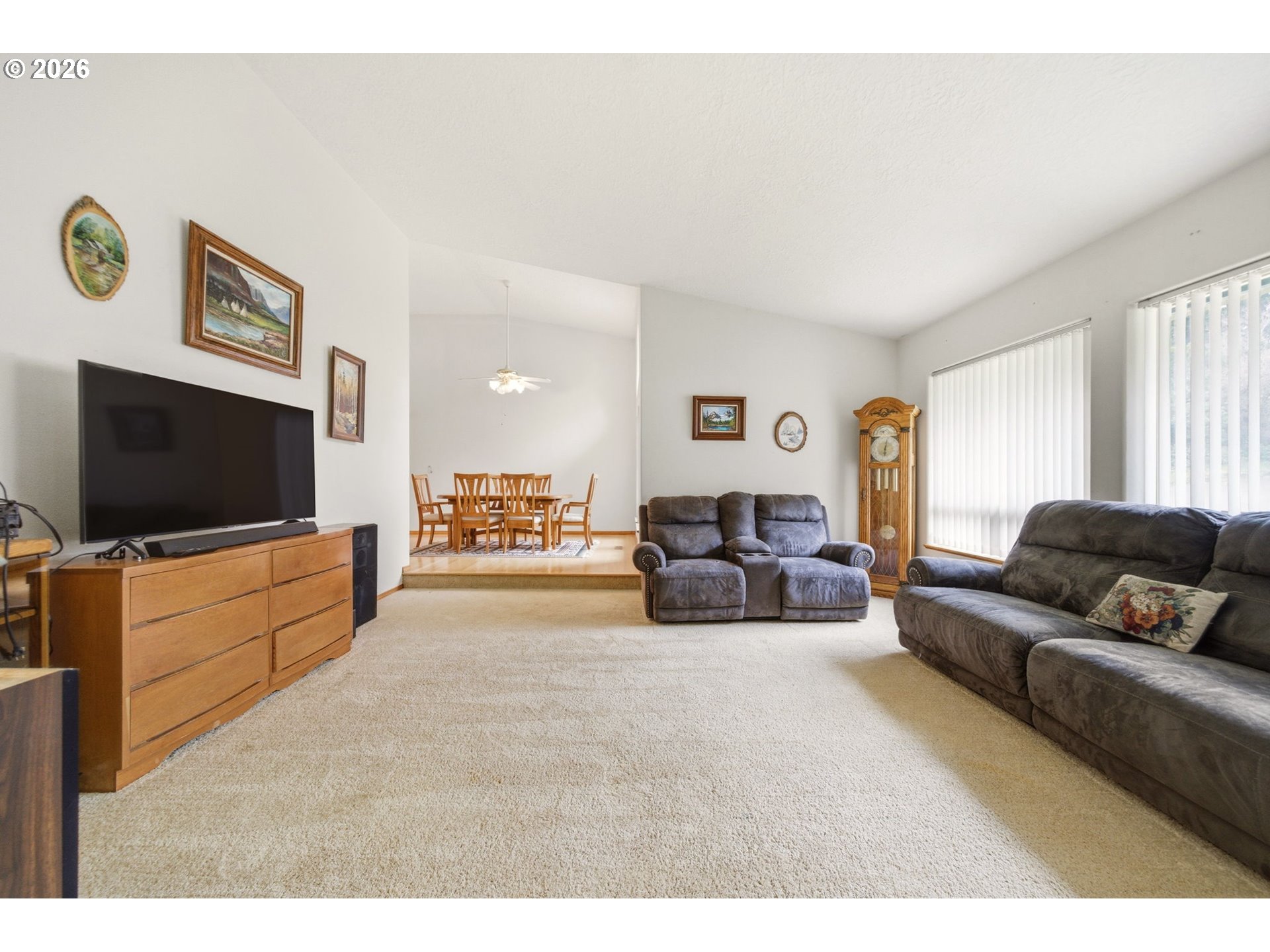 34570 Southeast Colorado Road Sandy, OR 97055 - Photo 4 of 24 Living Room