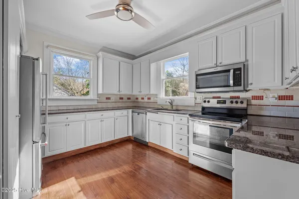 $585,000 | 723 Pollock Street, New Bern, NC 28562