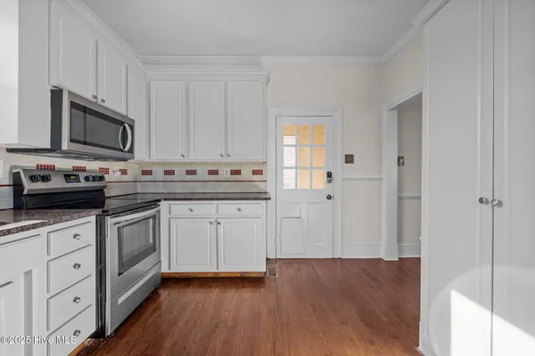 $585,000 | 723 Pollock Street, New Bern, NC 28562