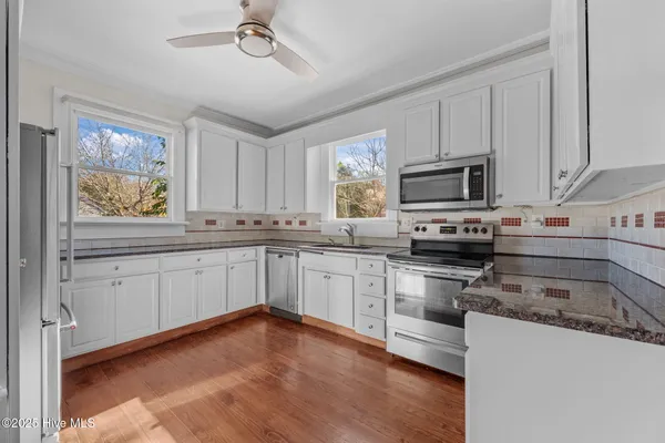 $585,000 | 723 Pollock Street, New Bern, NC 28562