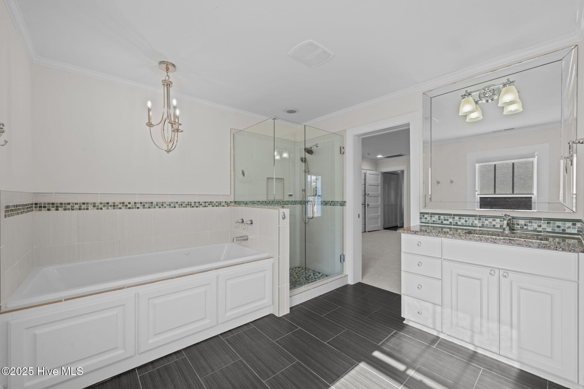 723 Pollock Street New Bern, NC 28562 - Photo 33 of 46 primary bath
