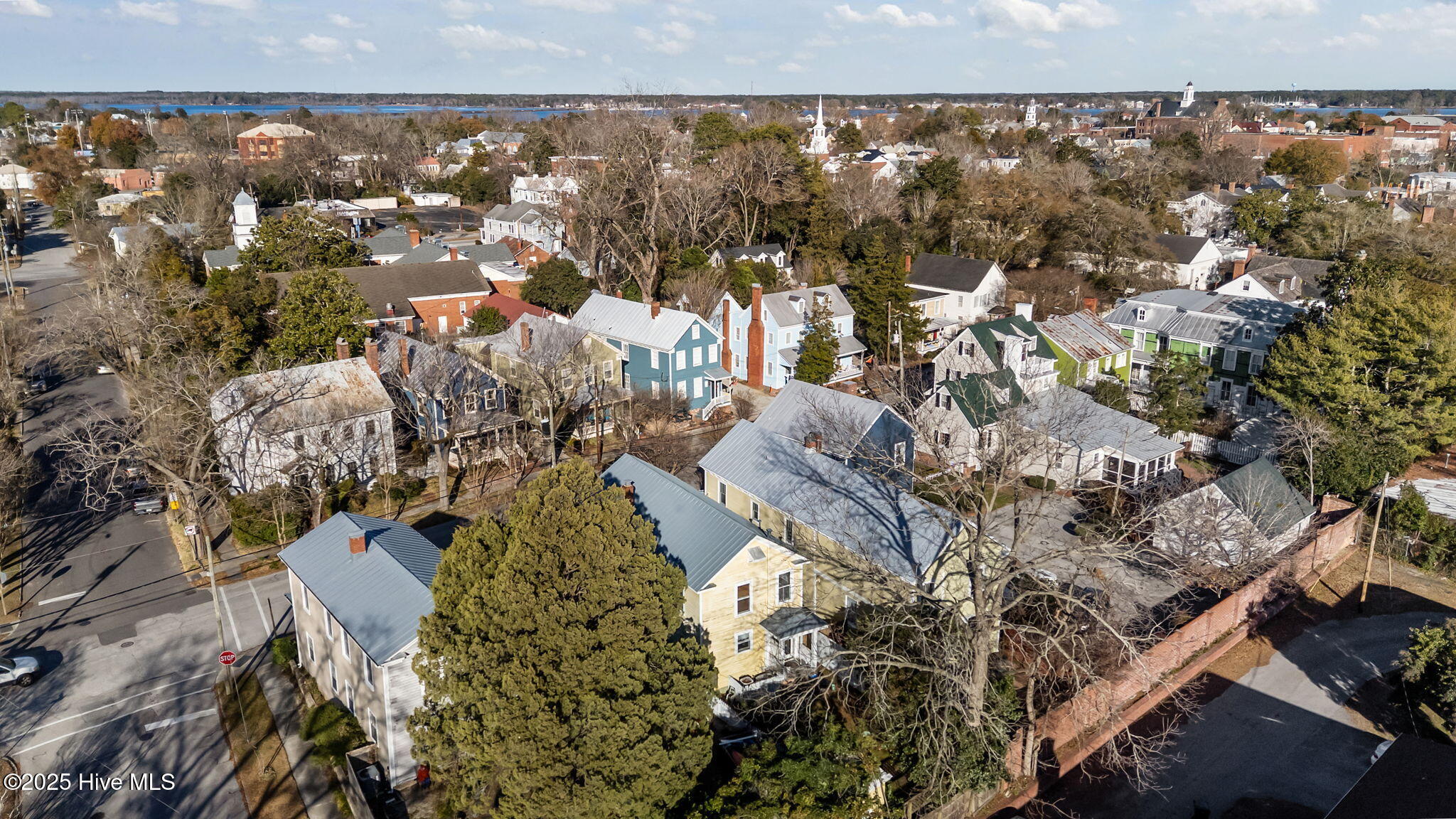 723 Pollock Street New Bern, NC 28562 - Photo 43 of 46 11-web-or-mls-DJI_20251222144359_0045_D