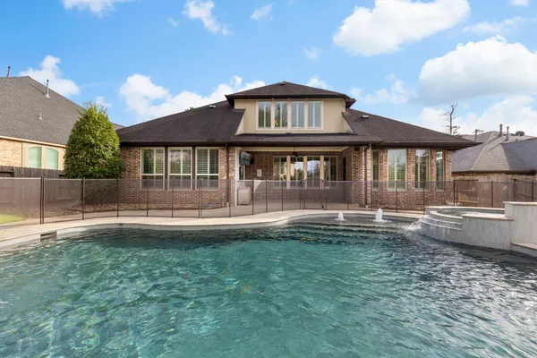 $788,000 | 34130 Mill Creek Way, Pinehurst, TX 77362