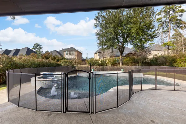 $788,000 | 34130 Mill Creek Way, Pinehurst, TX 77362