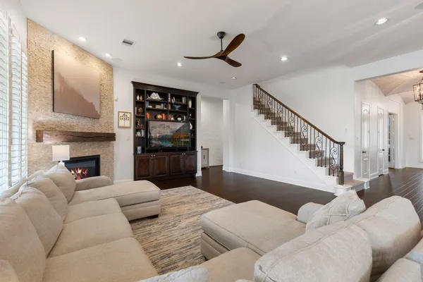 $788,000 | 34130 Mill Creek Way, Pinehurst, TX 77362