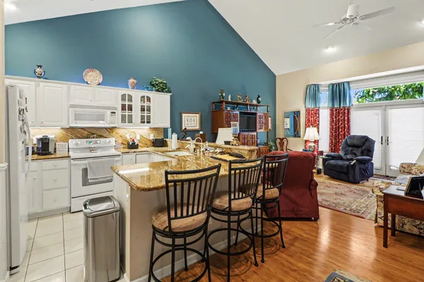 $324,900 | 2023 Golfcrest Drive, Unit 5, Davison, MI 48423