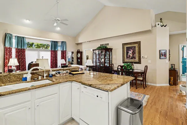 $324,900 | 2023 Golfcrest Drive, Unit 5, Davison, MI 48423