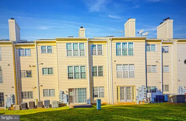 $1,995 | 1130 Huntmaster Terrace Northeast, Unit 102, Leesburg, VA 20176