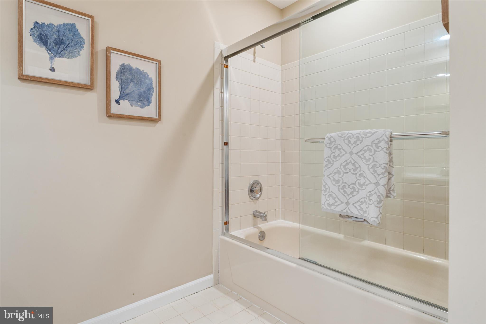 303 Pytchley Run Annapolis, MD 21403 - Photo 26 of 42 a white bath tub sitting next to a white wall