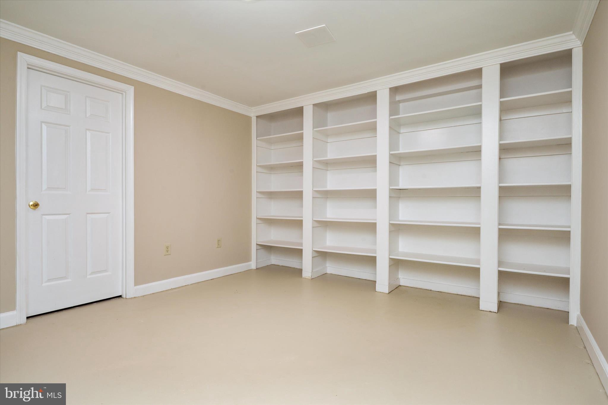 303 Pytchley Run Annapolis, MD 21403 - Photo 36 of 42 a view of an empty room with a closet
