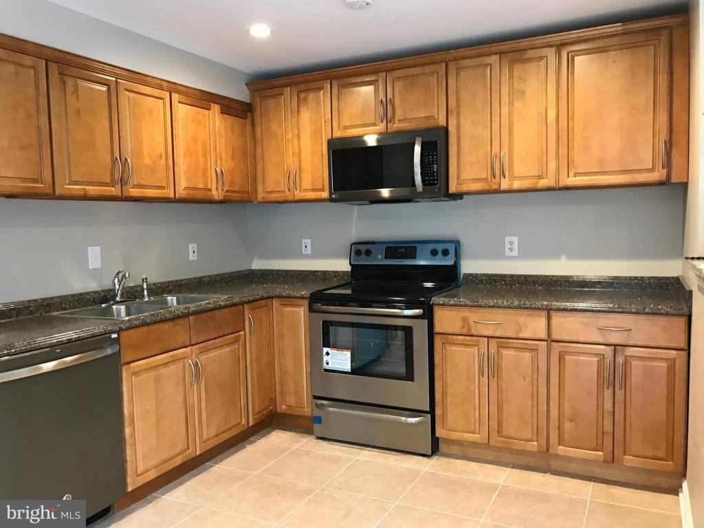 9559 North Laurel Road Laurel, MD 20723 - Photo 22 of 30 Kitchen