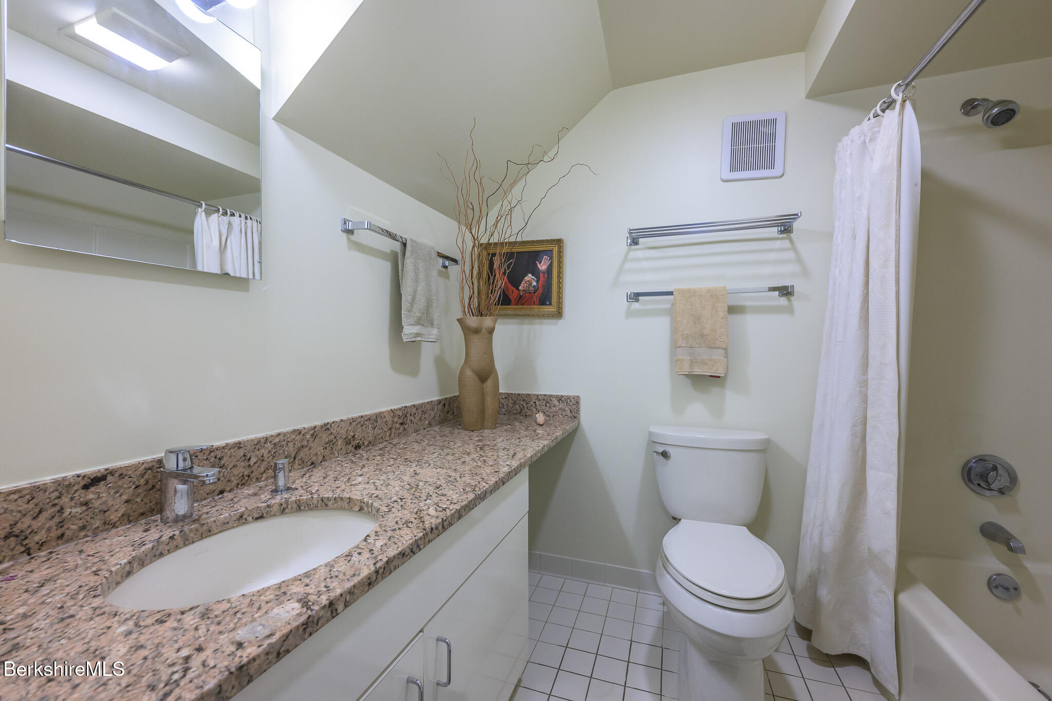 19 Hawthorne Road, Unit 1C Stockbridge, MA 01240 - Photo 26 of 44 Screen - 19 Hawthorne Rd Unit 1-C The St