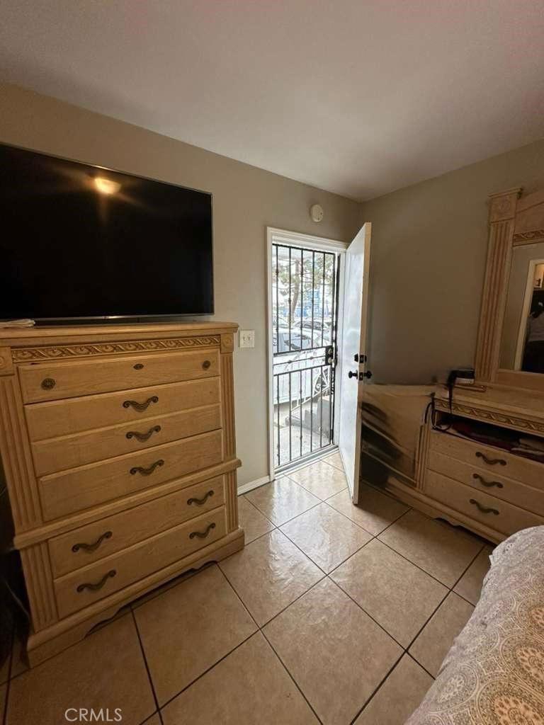 10401 State Street South Gate, CA 90280 - Photo 13 of 21 a view of a livingroom with furniture