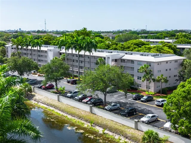 $2,000 | 2004 Granada Drive, Unit K2, Coconut Creek, FL 33066